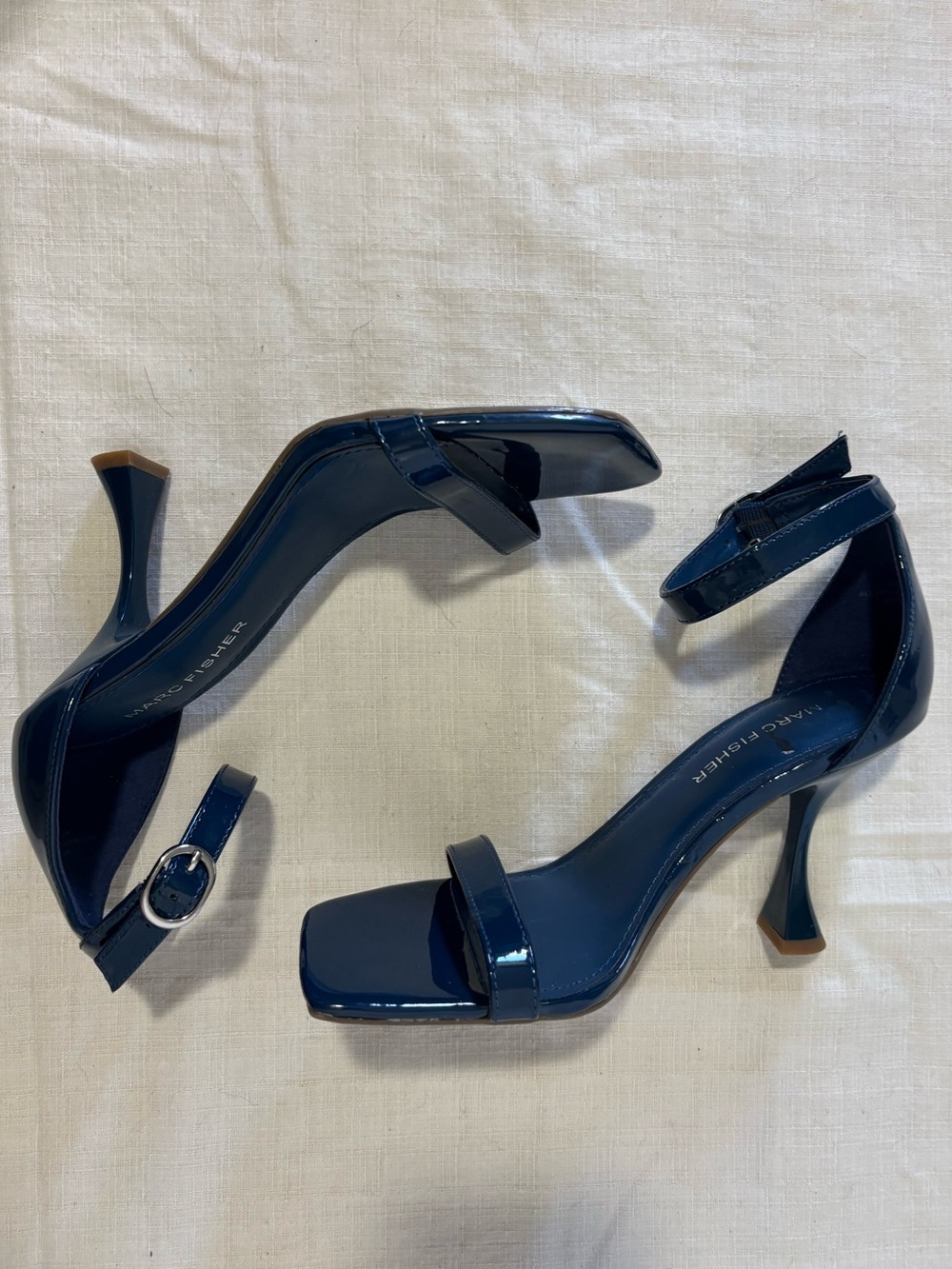 Marc Fisher Navy Patent Ankle Strap Heels Square Toe Flared Heel Size 6 - Picture 7 of 9